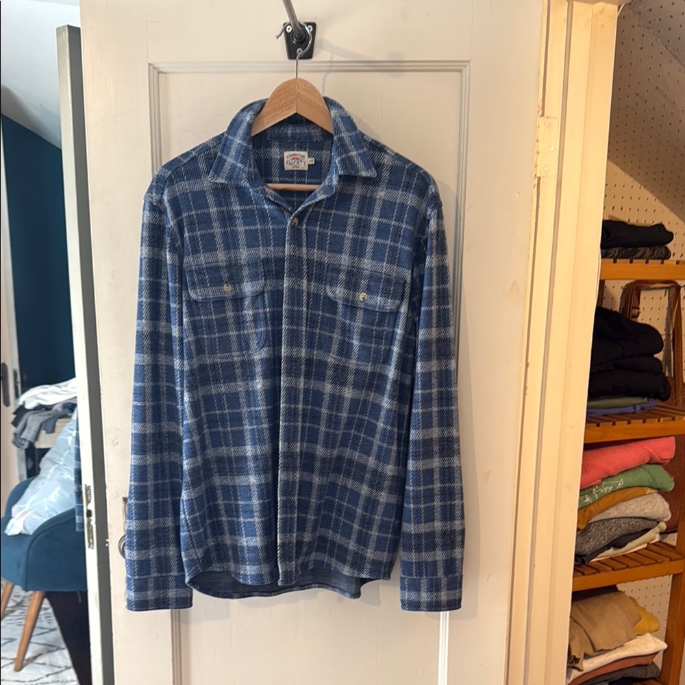 Blue Plaid Button-Up Shirt Men’s Medium Faherty